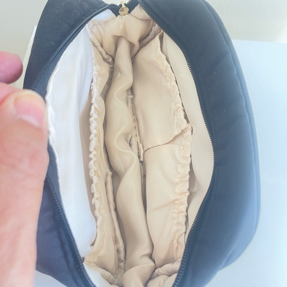 Giorgio Armani Parfums, Small Zippered Travel bag - Picture 14 of 14